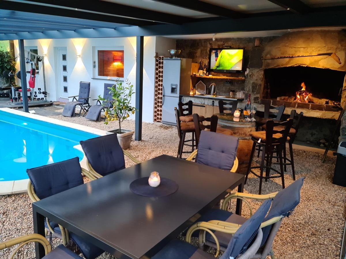 Wellness Apartments Sophienhoehe Am Teich Mechernich Luaran gambar