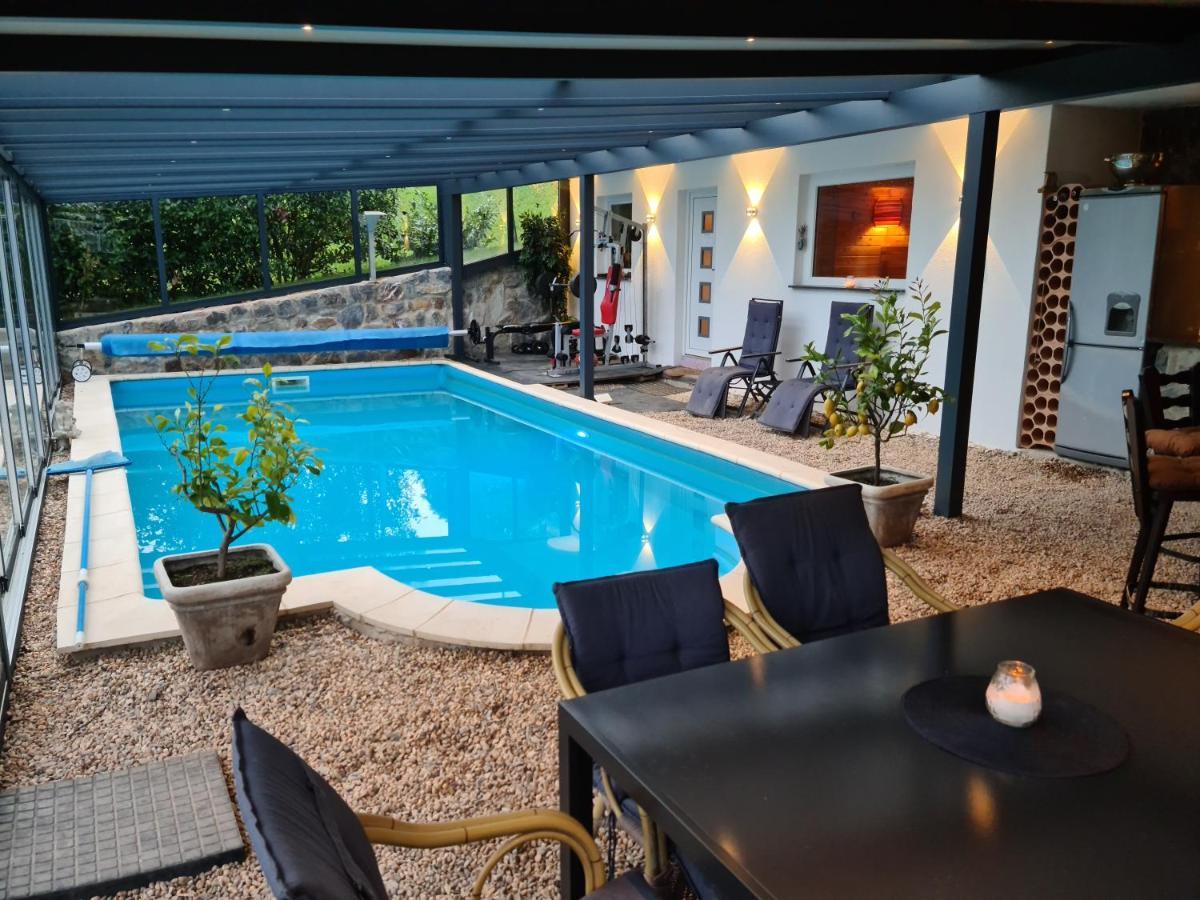 Wellness Apartments Sophienhoehe Am Teich Mechernich Luaran gambar