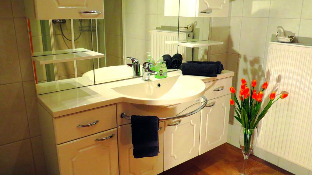 Wellness Apartments Sophienhoehe Am Teich Mechernich Bilik gambar