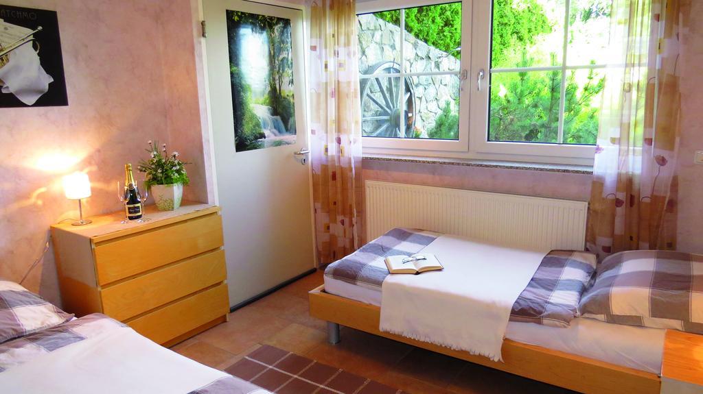 Wellness Apartments Sophienhoehe Am Teich Mechernich Bilik gambar